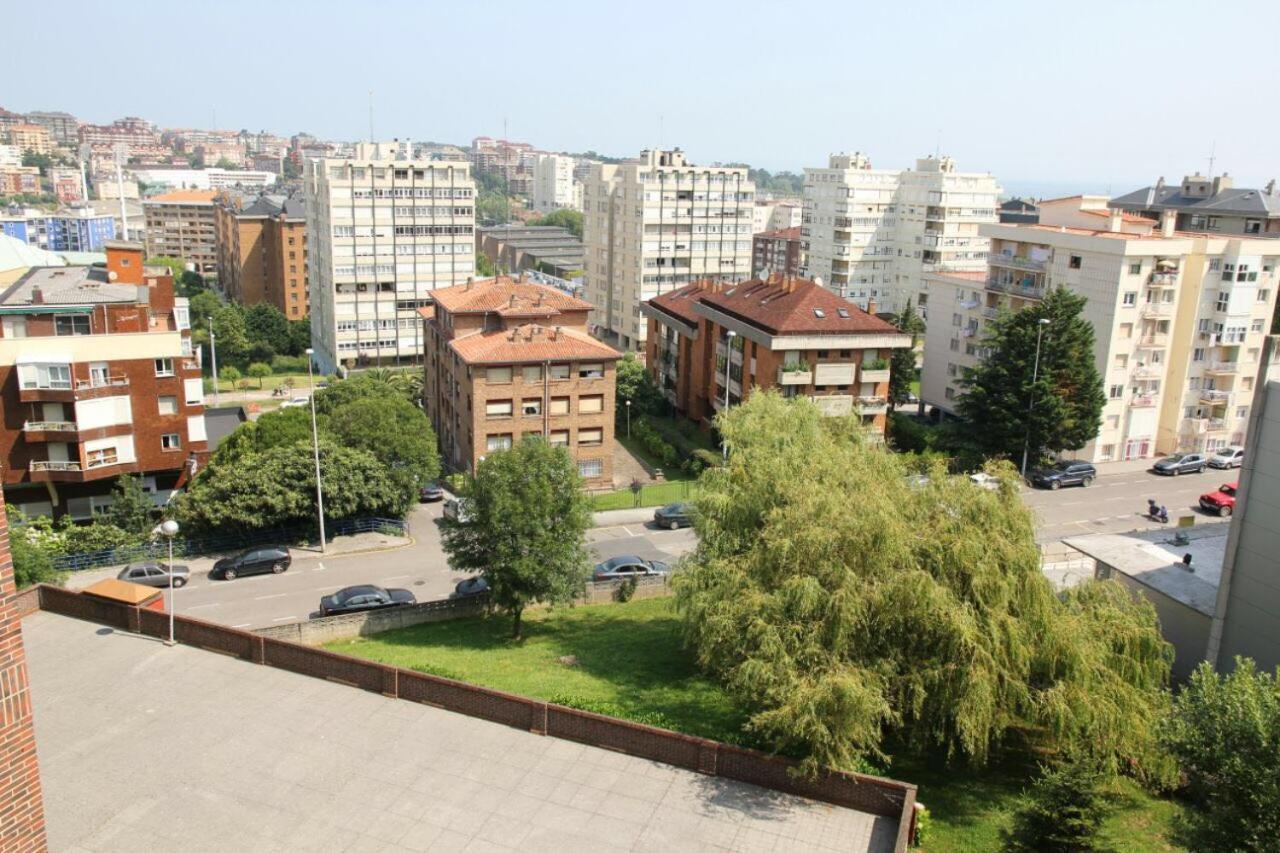 Apartment Jose Simon Cabarga